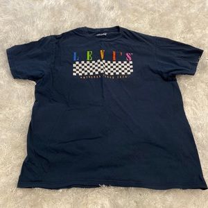 Levi’s t shirt